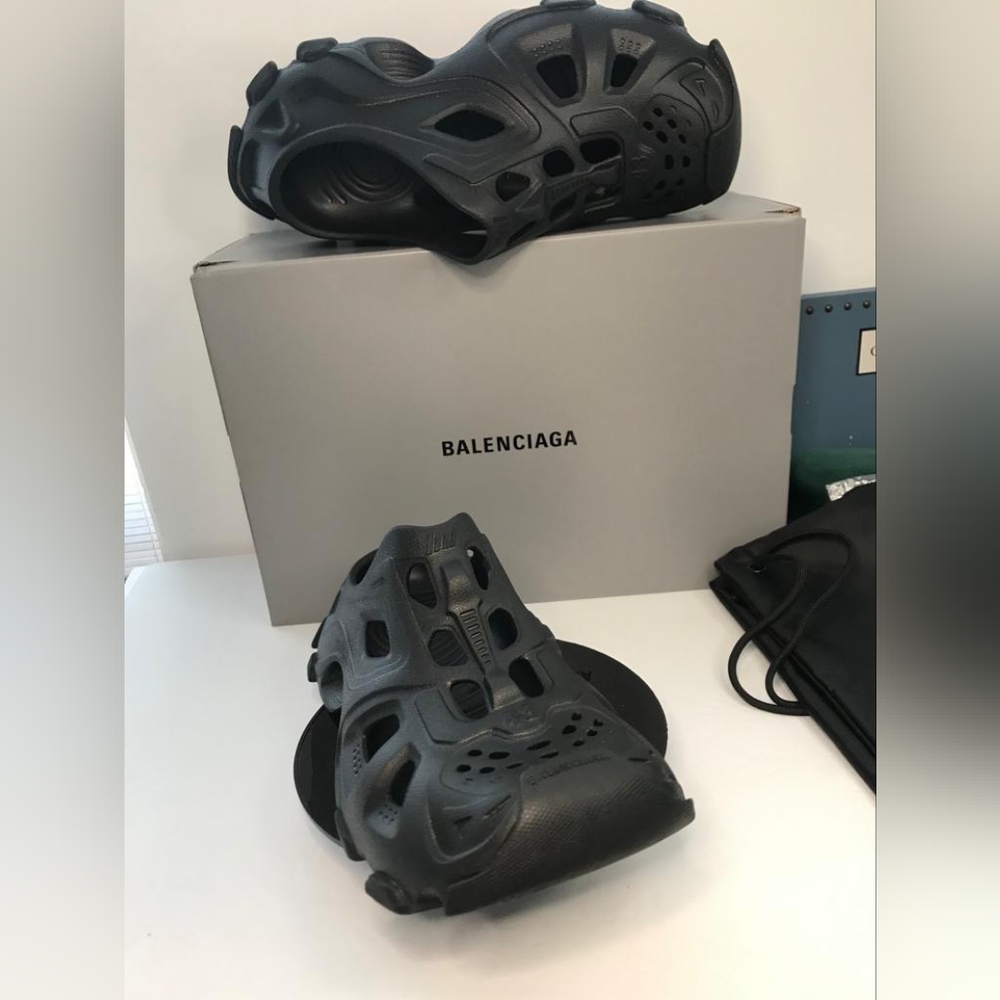 💯New Authentic ConsciousBalenciagaHD cut-out mules - Picture 3 of 11